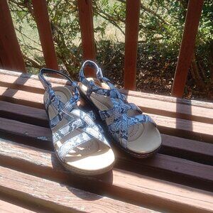 Women's sandals